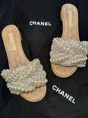CHANEL Runway Pearl sandals